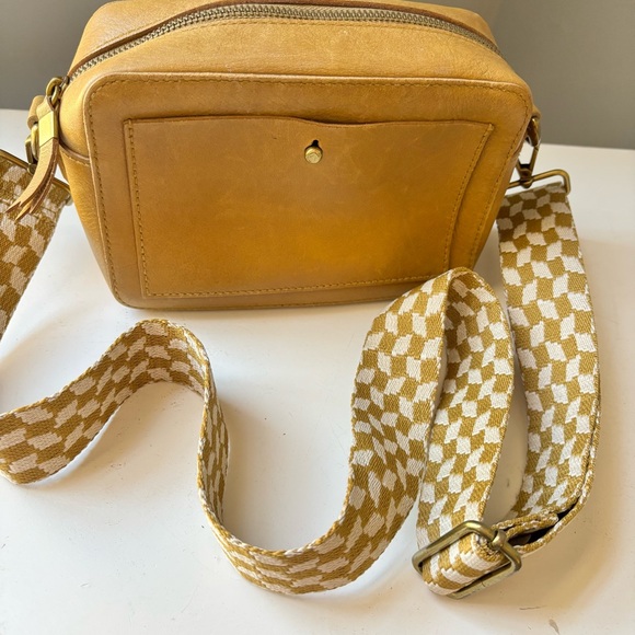 Madewell Tan Olive Leather Crossbody Bag with a Wide Camera Bag Strap Pre-loved - Picture 4 of 9